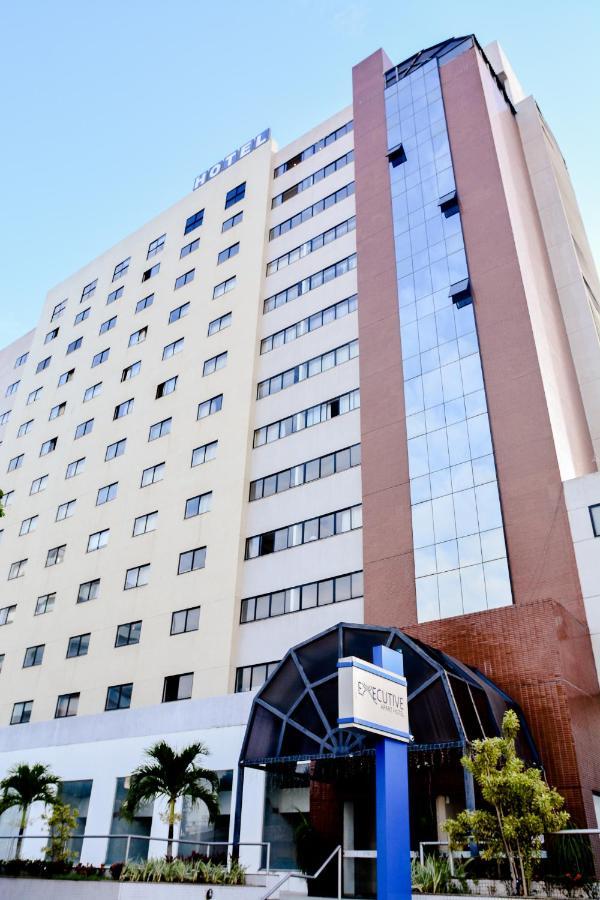 Executive Hotel เฟย์รา เด ซานตานา ภายนอก รูปภาพ