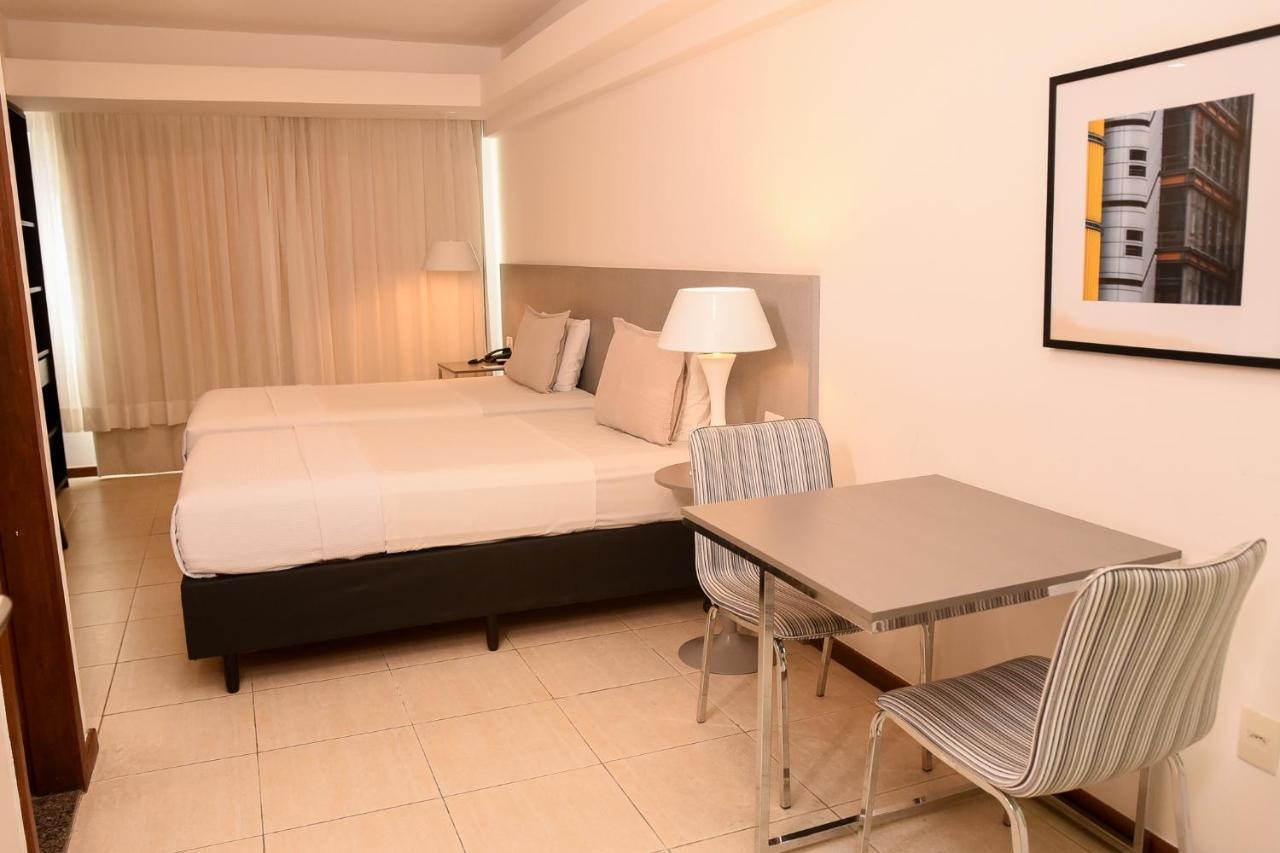 Executive Hotel เฟย์รา เด ซานตานา ภายนอก รูปภาพ