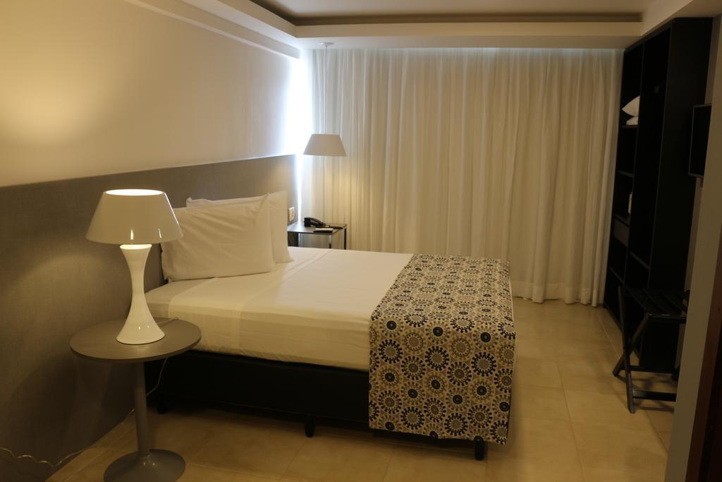 Executive Hotel เฟย์รา เด ซานตานา ภายนอก รูปภาพ